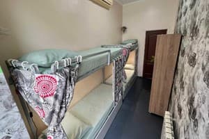 Хостел Amely. Место в женском 8-местном номере  1