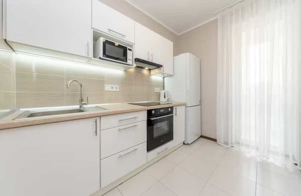 в новом доме на Оболони 16